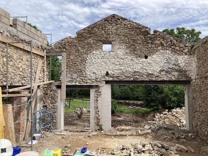 Un architecte spécialiste des travaux de rénovation