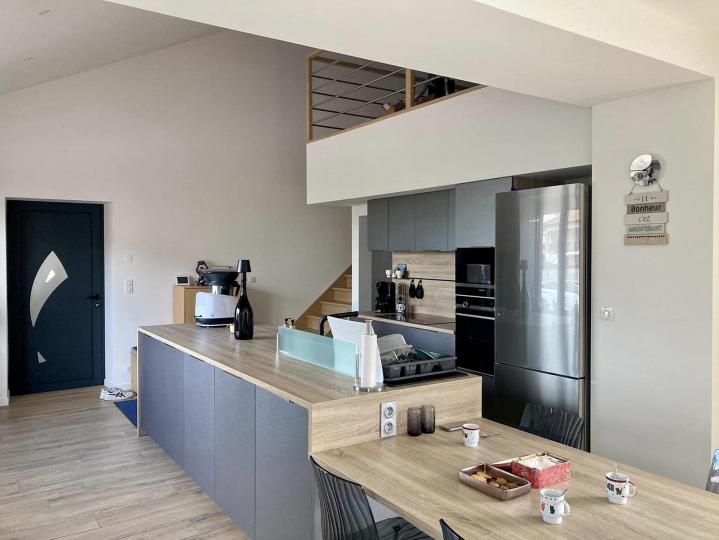 Un architecte spécialiste en aménagement intérieur